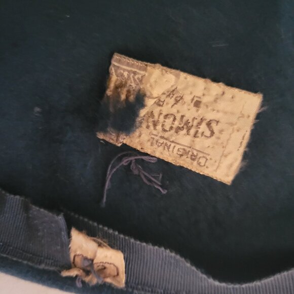 Vintage 1940's Blue Felt leaf Cap - Picture 5 of 5